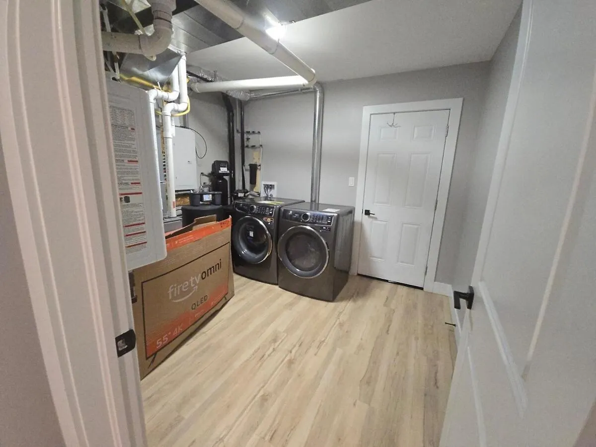 Thecozyplace Ahomeawayfromhome Kitchener Apartment